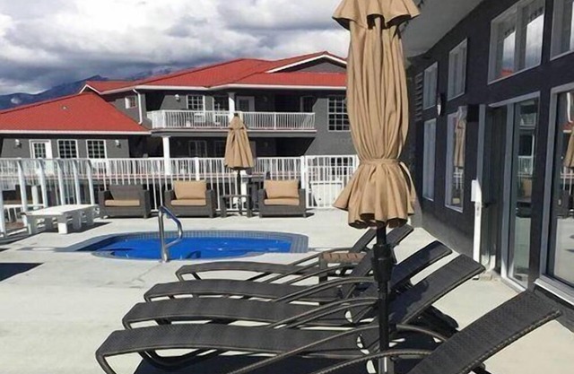 Beautiful 1 bedroom unit at resort, sleeps 4