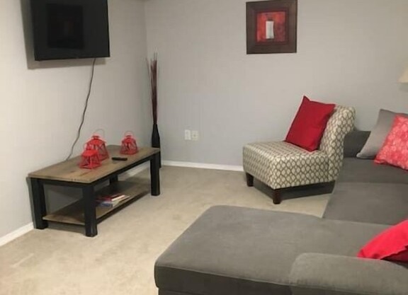 Beautiful Cardston Home (lower level)