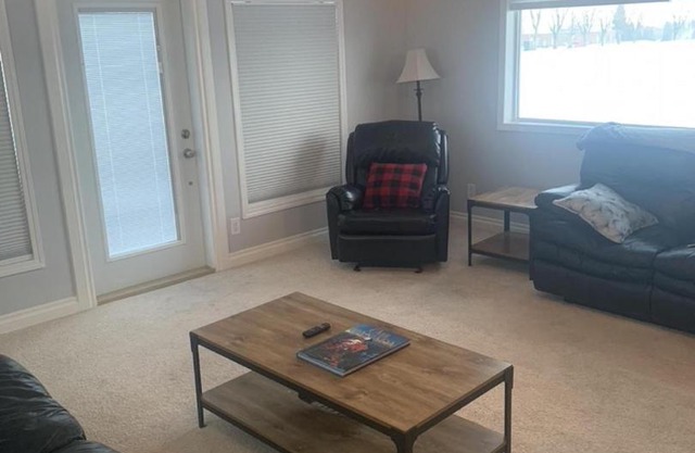 Beautiful Cardston Home (whole house)!