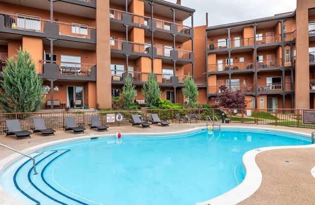 Lakeshore Villas 
