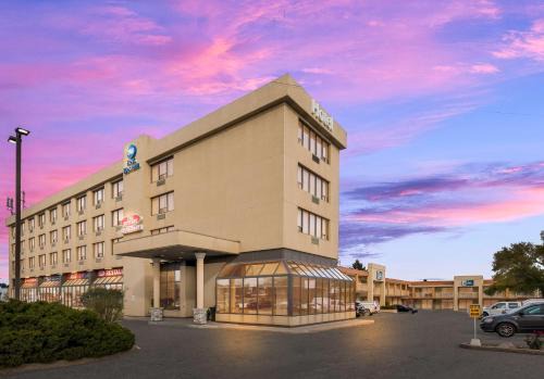 Voyageur Place Hotel 