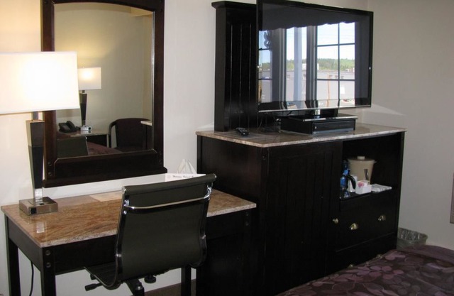 Billy Barker Casino Hotel - Standard King