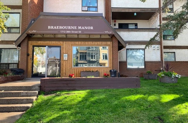 Braebourne Manor - Furnished One Bedroom Condo