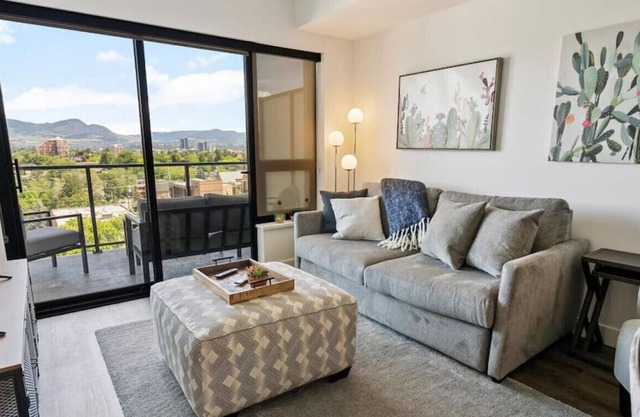 Brand New Tenth Floor Condo Downtown #1011