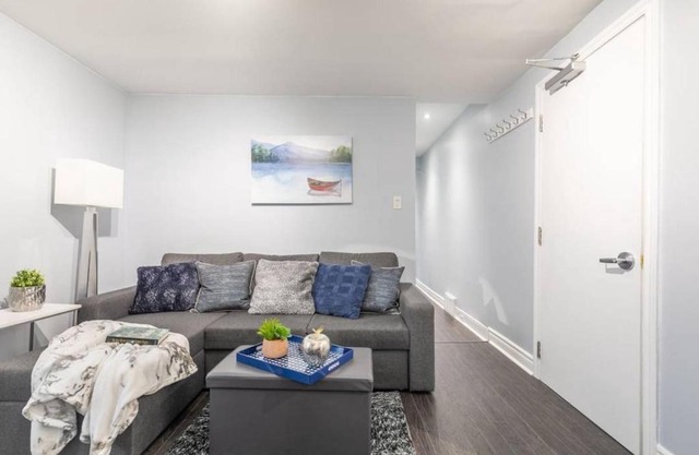 Bright and Modern 2BR - Downtown/Little Italy