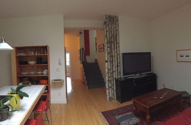 Bright Apartment 129m2, for rent, Montreal, Ville-Marie