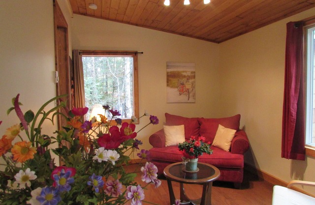 Cedar Cottage Cozy Experience 