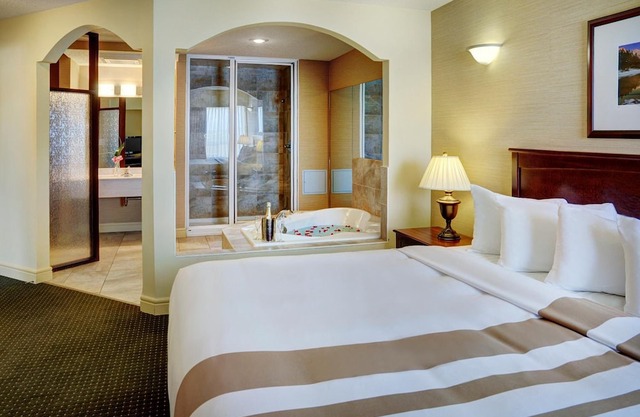 Chateau Nova Kingsway