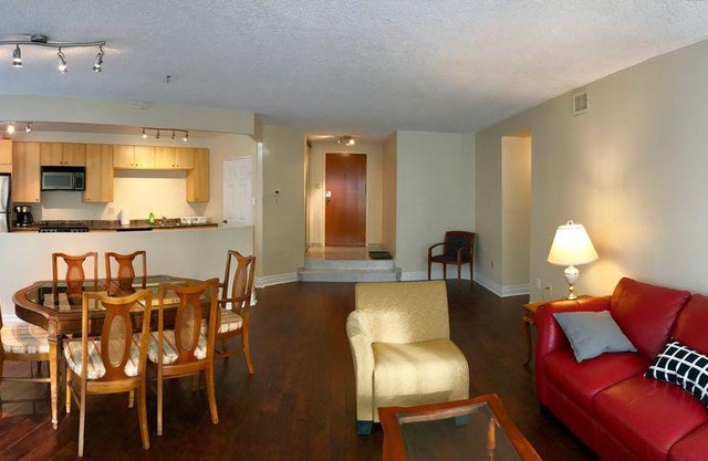 Classic 2 Bedroom apartment next to High Park