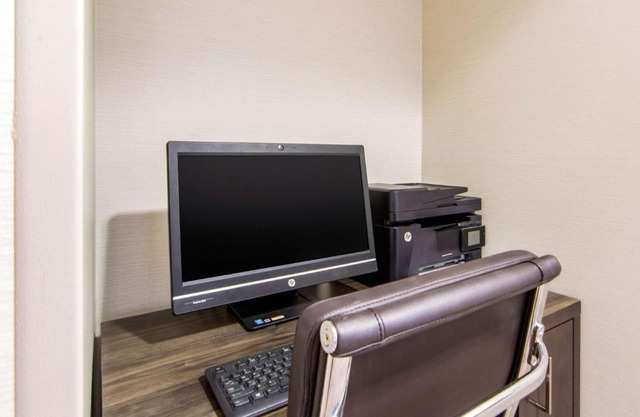 Comfort Inn Suites Red Deer 