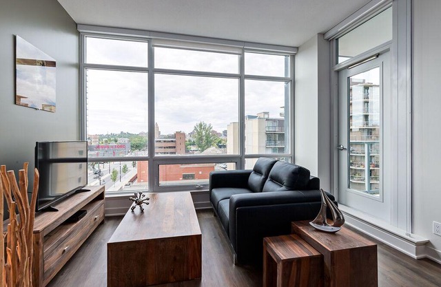 Corporate Stays - Elegant 1BR Living with Modern Design and Ultimate Comfort