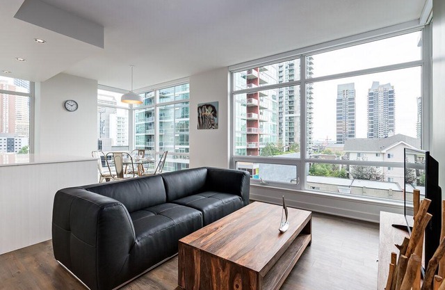 Corporate Stays - Luxurious 2BR with Premium Amenities and Contemporary Design