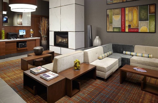 Courtyard by Marriott Montreal Airport