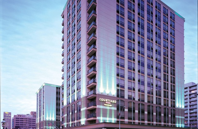 Courtyard by Marriott Downtown Toronto