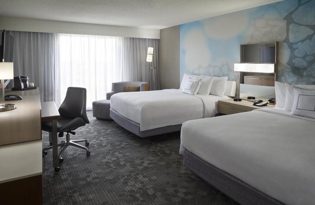 Courtyard by Marriott Toronto Airport