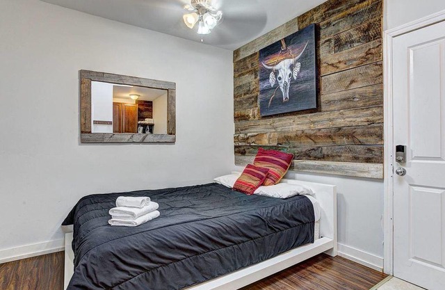 Destination Loft Minutes from Downtown #102