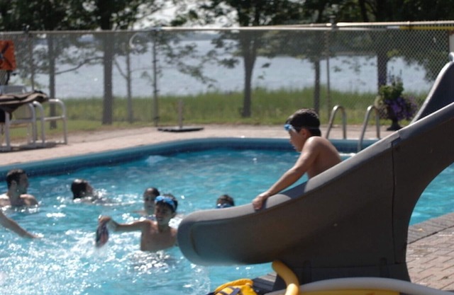 Doran Bay Resort Iroquois Cottage 