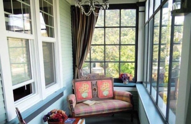"Dragonfly Cottage" - Family / Pet Friendly - Central Location, Country Charm,
