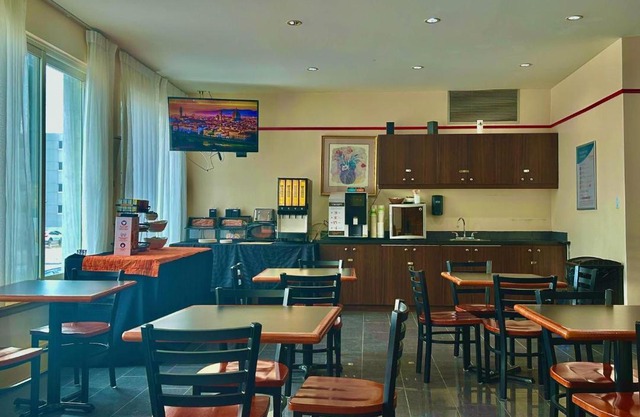 Econo Lodge City Centre 