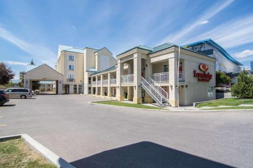 Econo Lodge Inn Suites University 