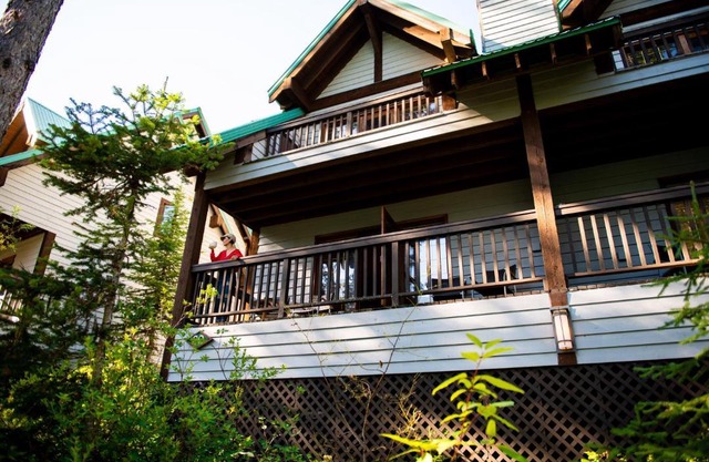 Emerald Lodge 