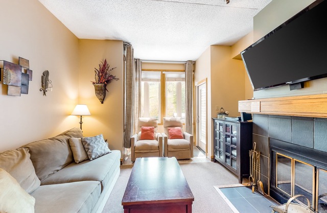 Four-season spectacular condo w/breathtaking views