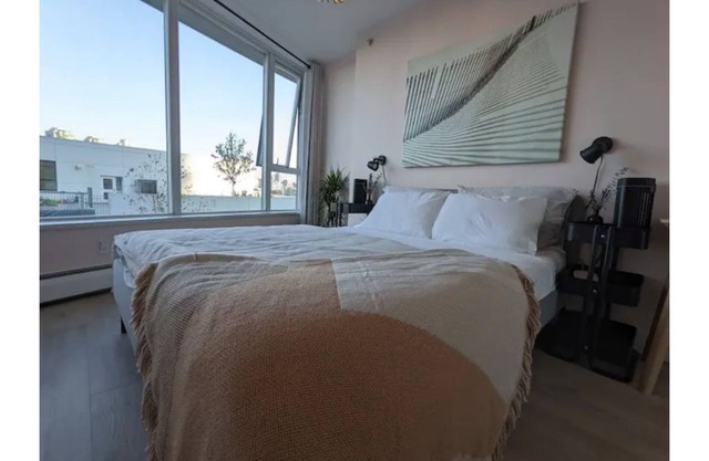 Full Condo w/Pool, Hot tub & Gym DT Vancouver