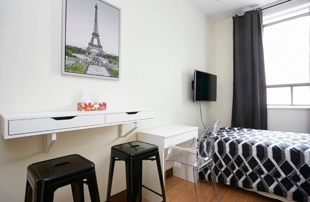Furnished Studio by Concordia University #304