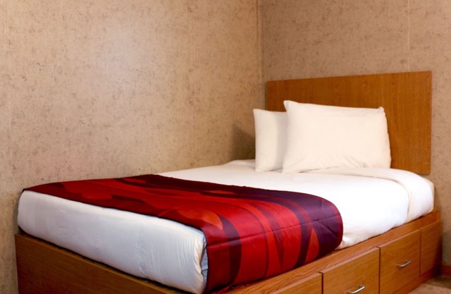 Golden Prairie Lodge (Instant Book) - Room 10 - Golden Prairie Lodge