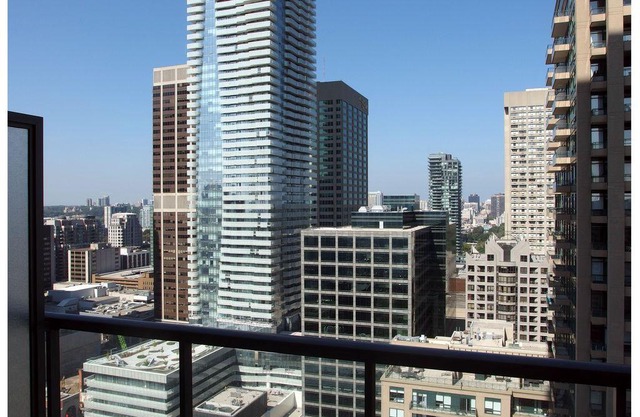 Great Luxury Studio near Bloor-Yonge Subway