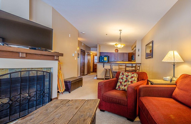 Ground floor 2 bedroom condo, very close to ski-in/out trails