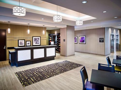 Hampton Inn 