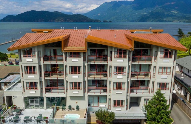 Harrison Beach Hotel Junior Suite + Balcony (Lake View)