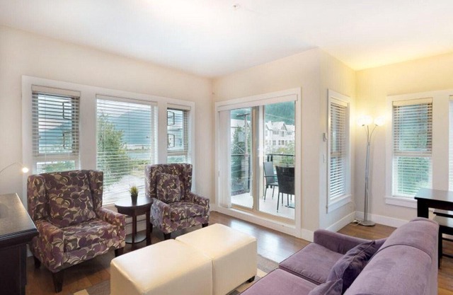 Harrison Lake View Suites - Two Bedroom Lake View Suite 2