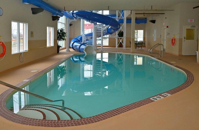 Holiday Inn Express Hotel & Suites Edson, an IHG Hotel