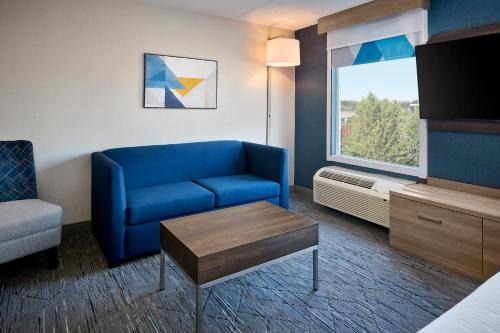Kitchener Inn Suites 