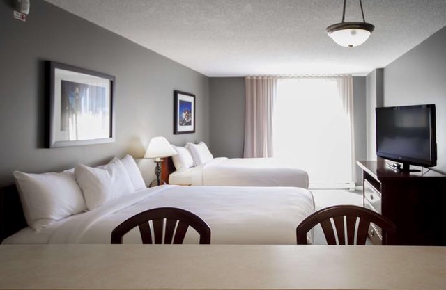 Hotel Faubourg Montreal Centre-Ville Downtown