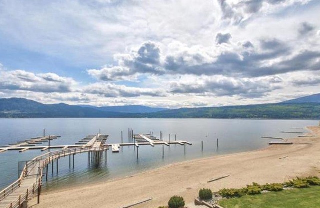 Lakefront Home with Stunning views
