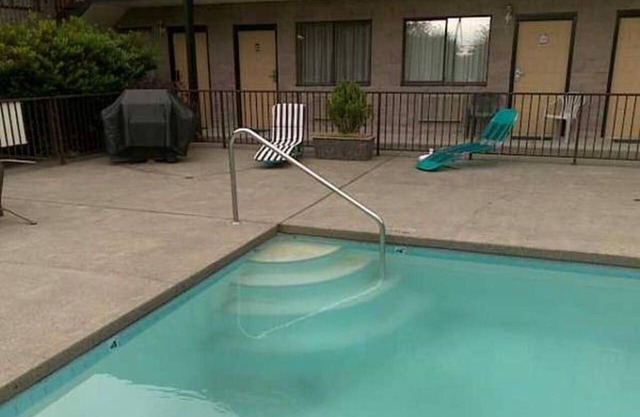 Langley Hwy Hotel