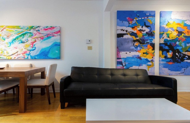 Large Downtown Townhouse on 2 Levels - Sleeps 6 ⭐ - 1 month or more stays