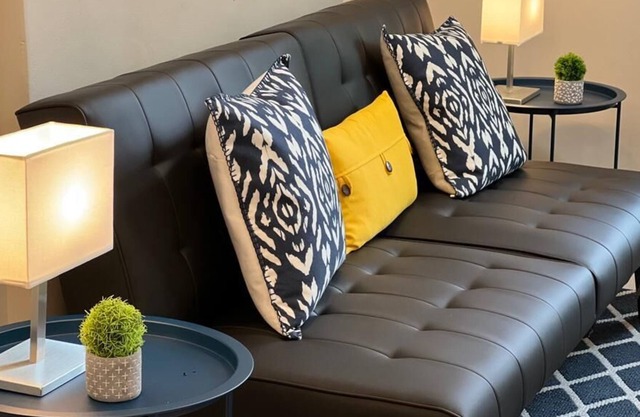 Loft Apartment #1 in Hamilton, Sleeps 4