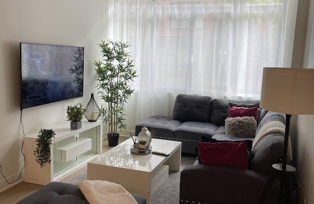 Lovely Luxury Condo Griffintown