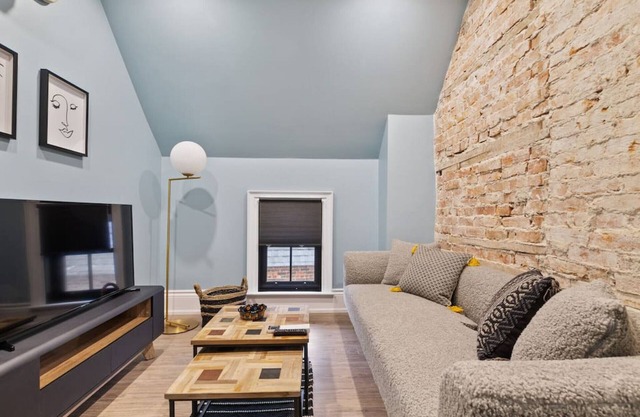 Downtown Collingwood Boutique Hotel 