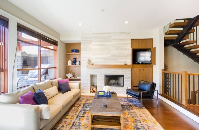 Luxury Fitzsimmons Walk, Private Hot Tub, Views & Private Garage!