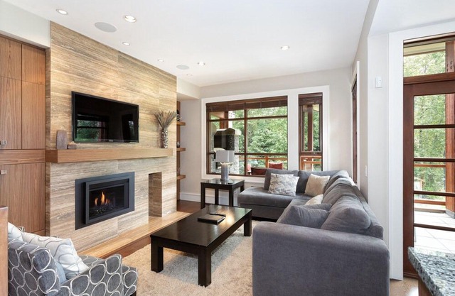 Luxury Townhome Near Village w/Hot Tub, Garage, AC