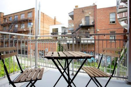 Mile-End Bohemian 1-Bedroom Apartment
