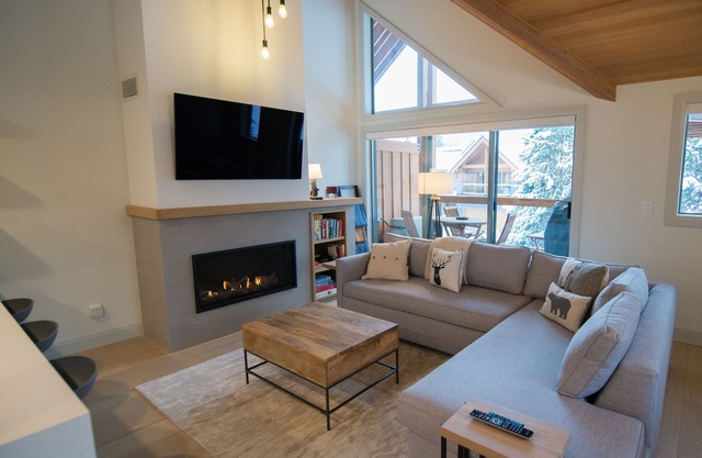 Montebello Whistler - Large luxury property, close to Whistler Village, Private Hot Tub