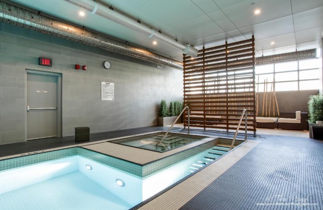 NEW MODERN DT KING W SPACIOUS 3BR APARTMENT