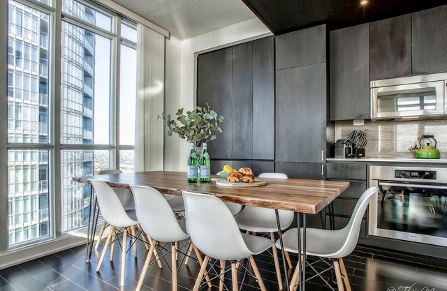 NEW MODERN DT KING W SPACIOUS 3BR APARTMENT