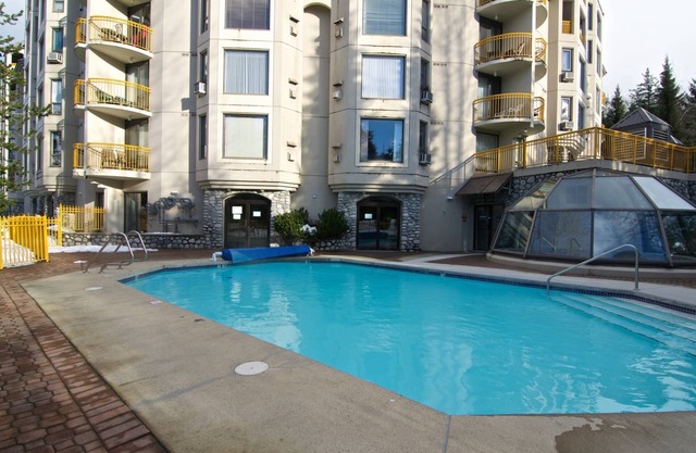 Newly renovated Quality 1 bedroom at the Marquise- heated pool, located on Free ski/village shuttle